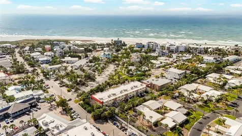 137 Avenida Messina Sarasota FL 34242