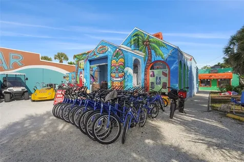 137 Avenida Messina Sarasota FL 34242