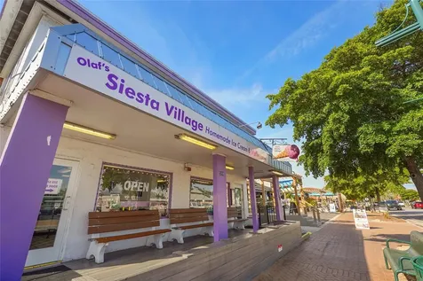 137 Avenida Messina Sarasota FL 34242