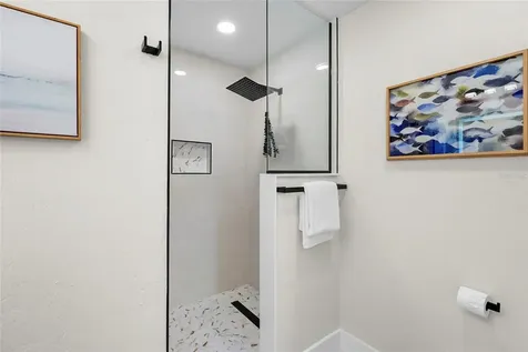 137 Avenida Messina Sarasota FL 34242