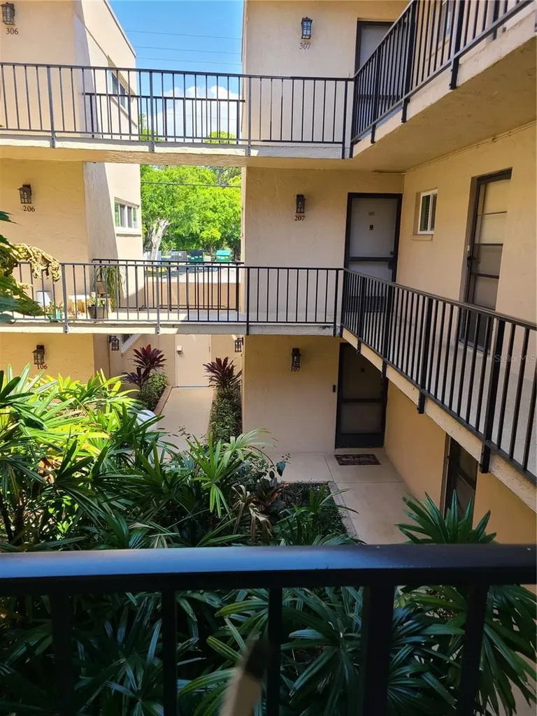 2763 Woodgate Lane Sarasota FL 34231