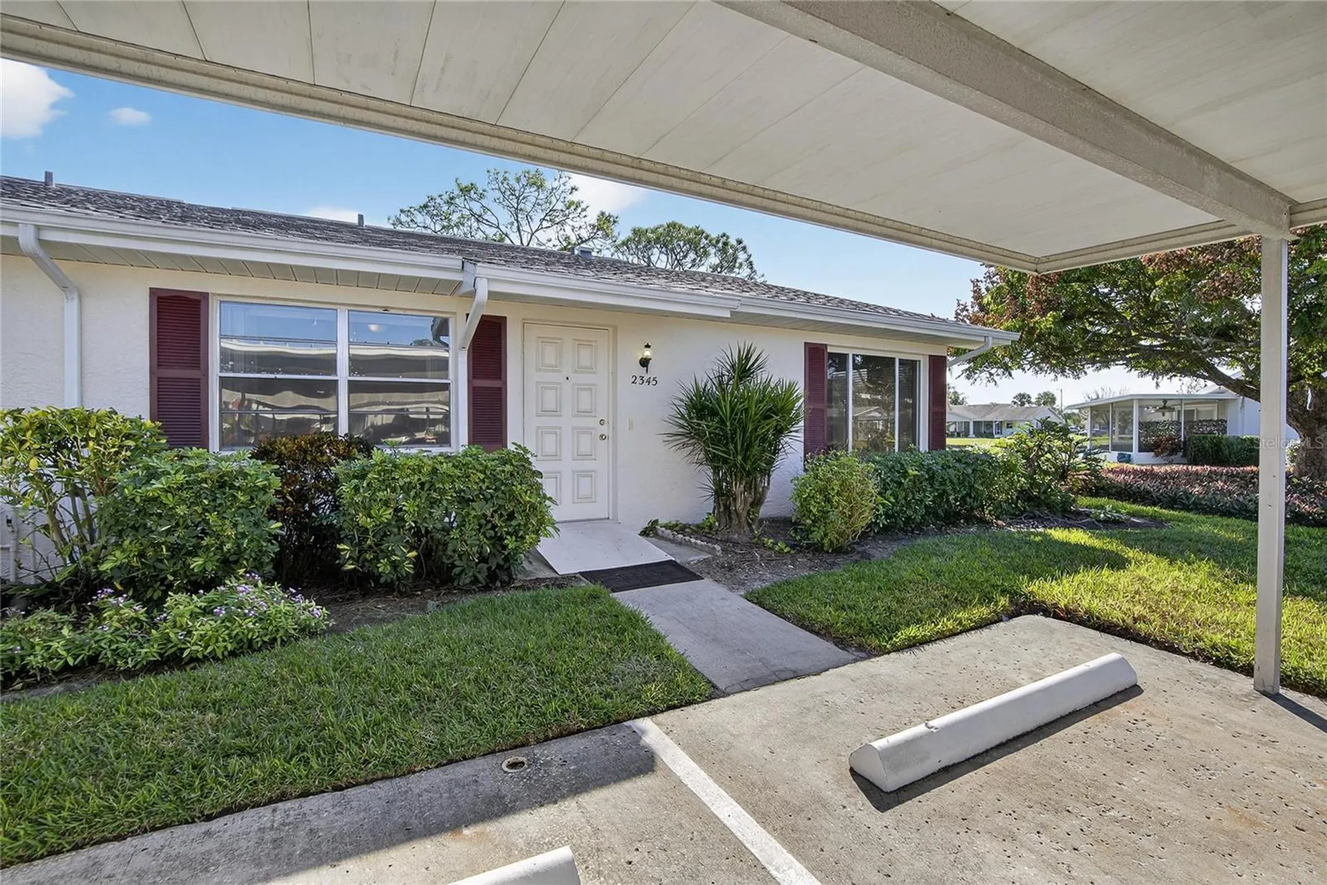 2345 Glenmore Circle Sun City Center FL 33573