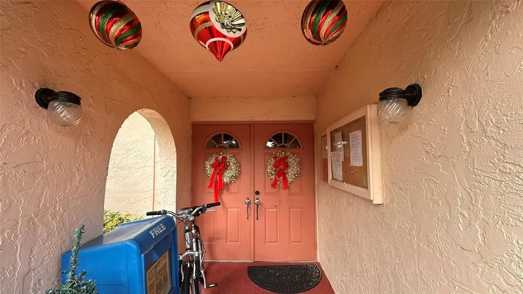 9783 86th Avenue Seminole FL 33777