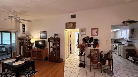 9783 86th Avenue Seminole FL 33777