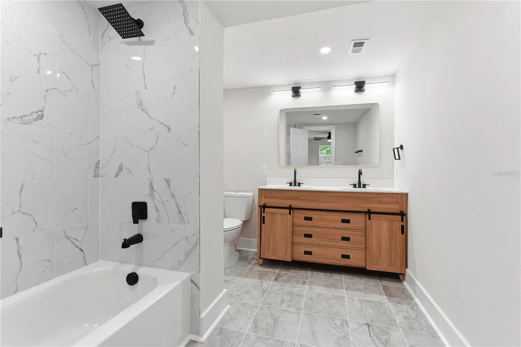 2516 W Kirby Street Tampa FL 33614