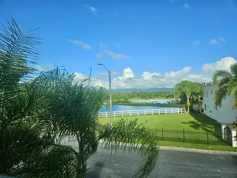 H 11 Caguas Real, Torres Del Oro Caguas PR 00725