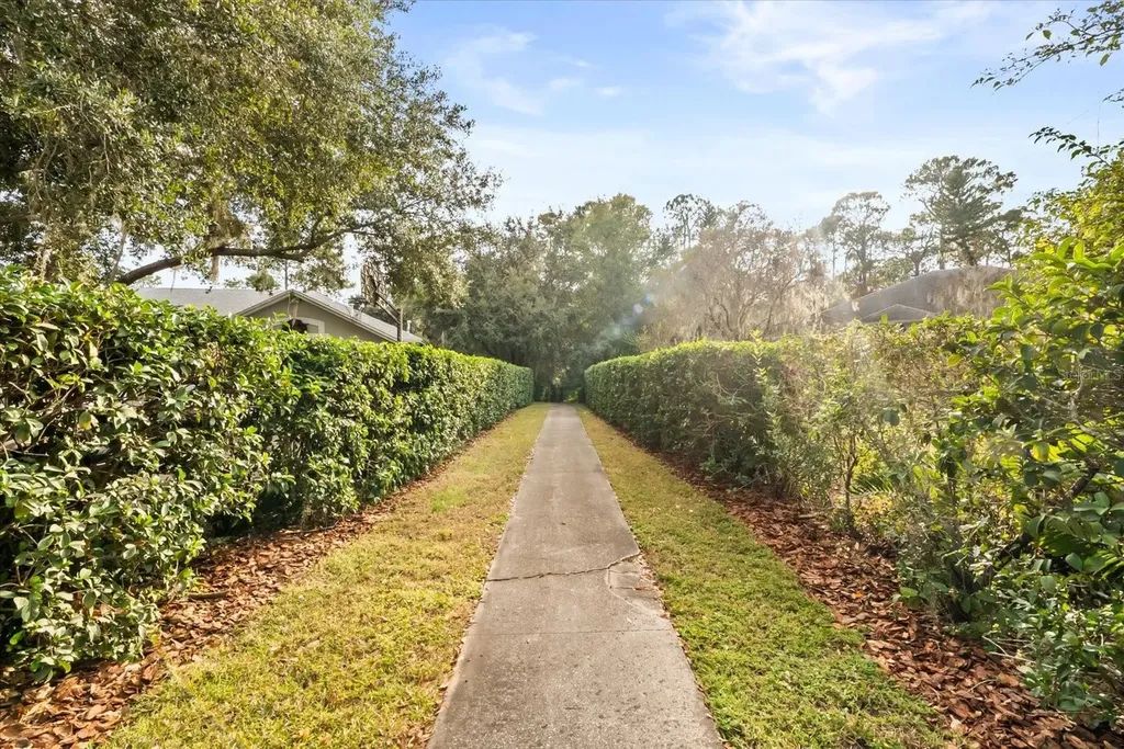4512 Bridgewater Drive Orlando FL 32817