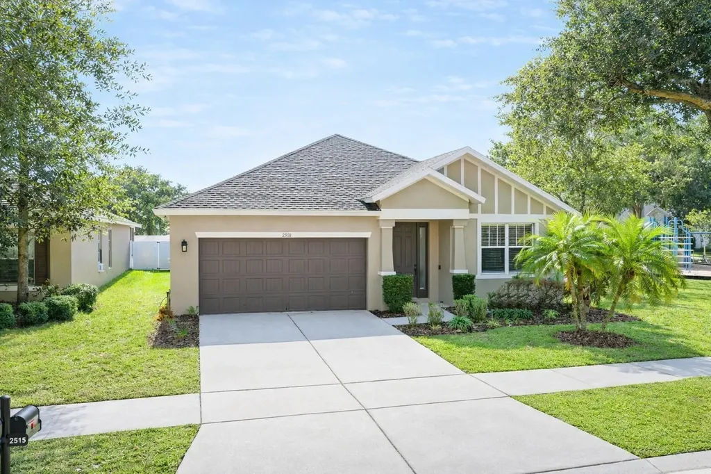 2918 Winglewood Circle Lutz FL 33558