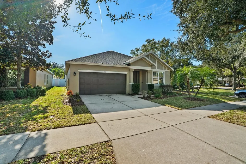 2918 Winglewood Circle Lutz FL 33558