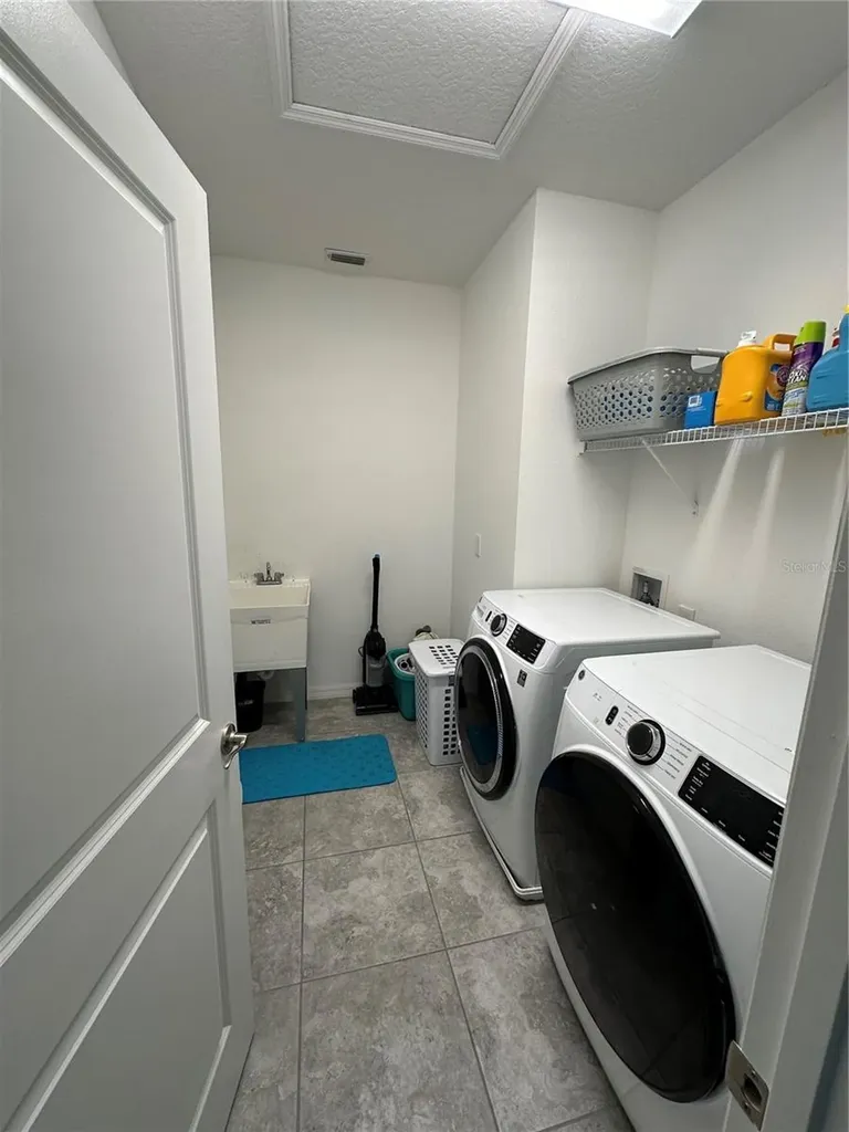 2403 Biscotto Circle Davenport FL 33897