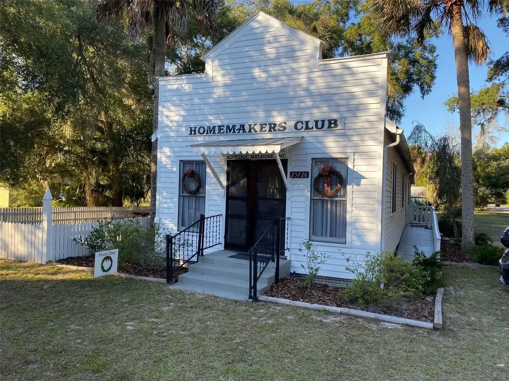 25327 NE State Road 26 Melrose FL 32666