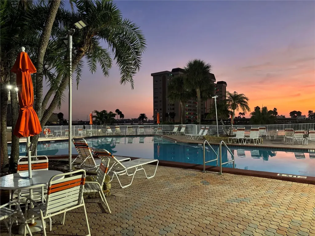 4750 Cove Circle St Petersburg FL 33708