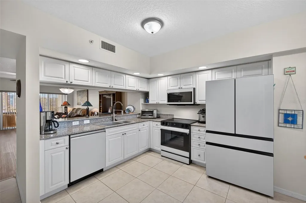 960 Starkey Road Largo FL 33771