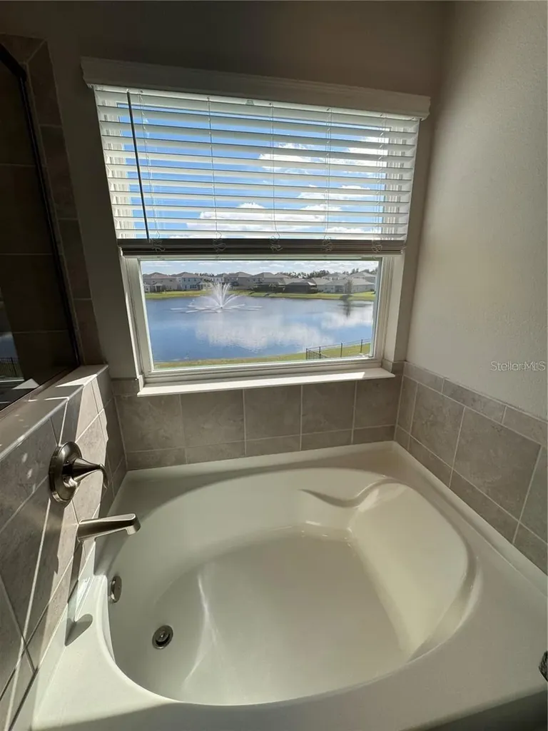17710 Cantarina Cove Bradenton FL 34211