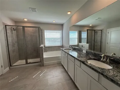 17710 Cantarina Cove Bradenton FL 34211