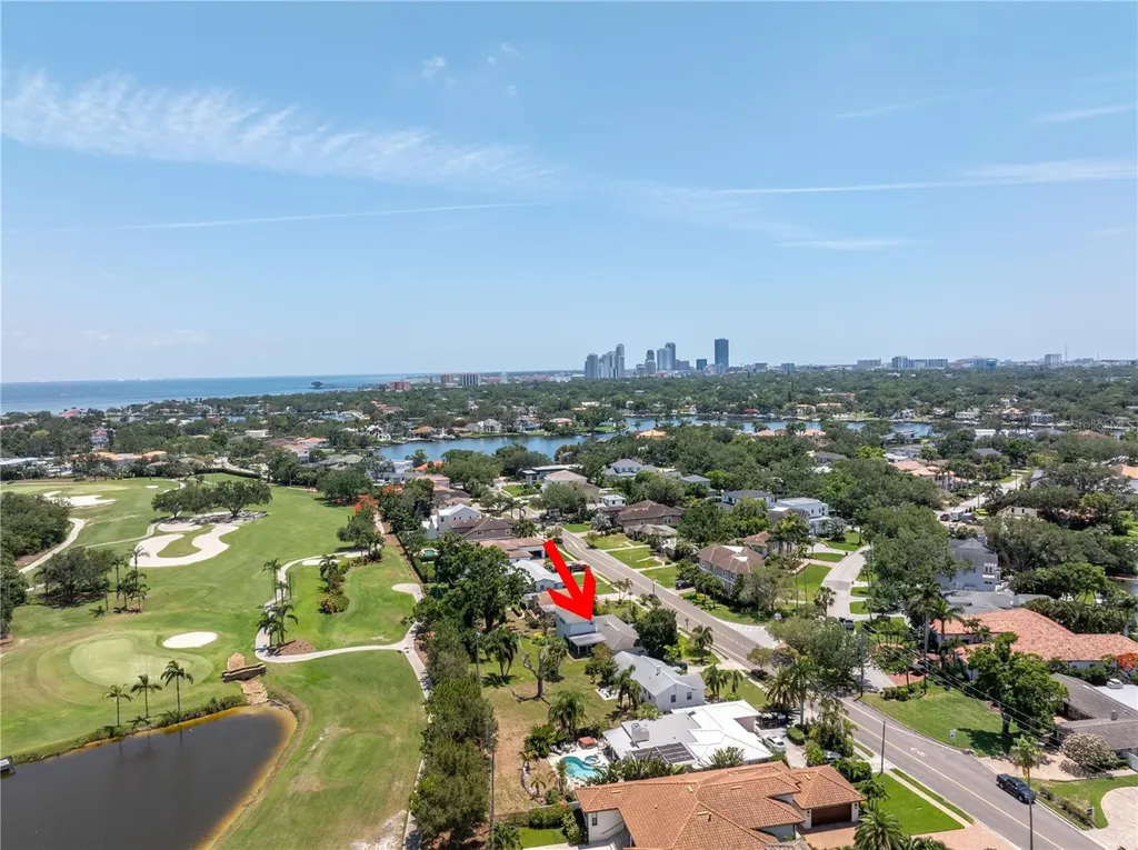 167 Almedo Way NE St Petersburg FL 33704