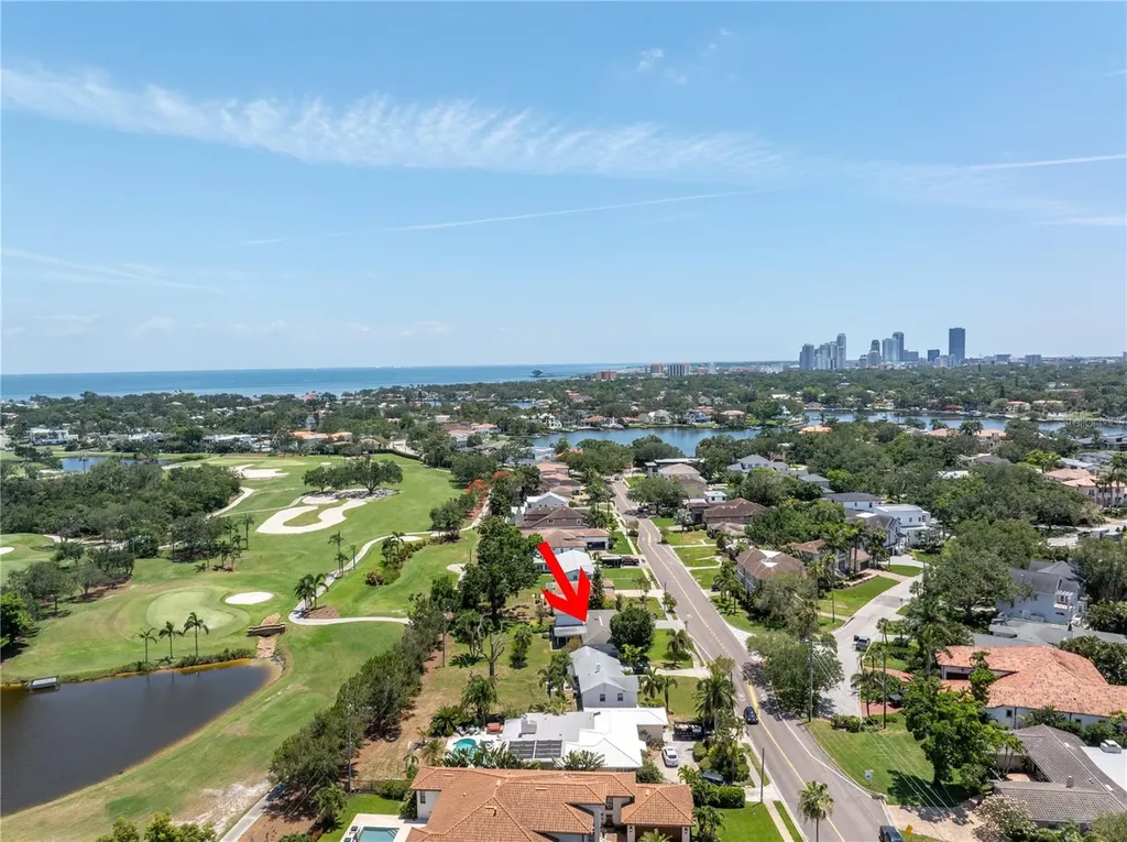 167 Almedo Way NE St Petersburg FL 33704