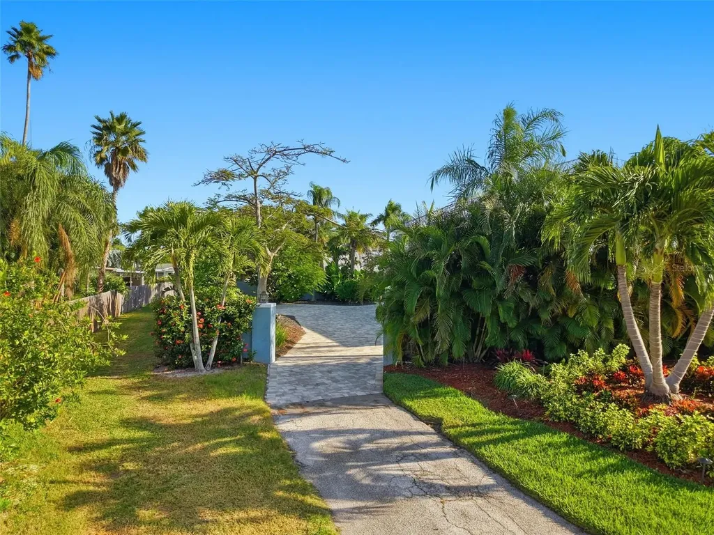 401 Harbor Drive Belleair Beach FL 33786