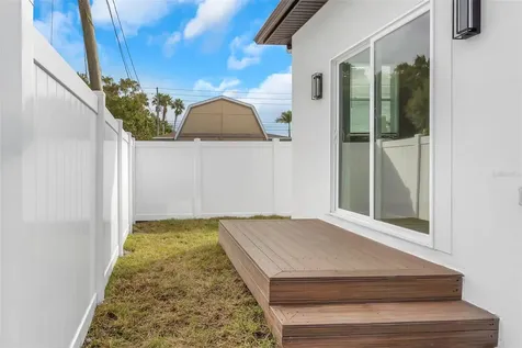 1008 Hawkins Street Clearwater FL 33756