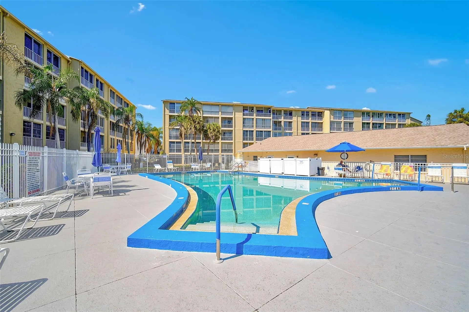 3585 Lake Bayshore Drive Bradenton FL 34205