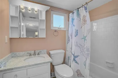 3585 Lake Bayshore Drive Bradenton FL 34205