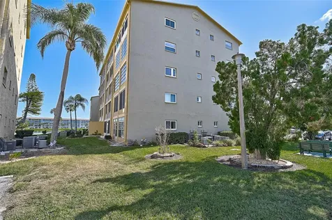 3585 Lake Bayshore Drive Bradenton FL 34205