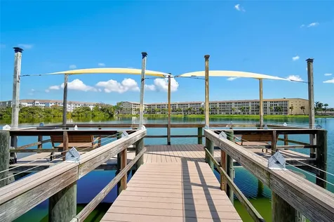 3585 Lake Bayshore Drive Bradenton FL 34205