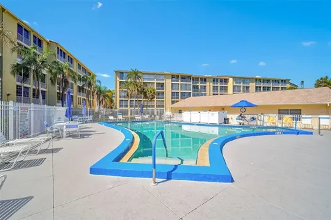 3585 Lake Bayshore Drive Bradenton FL 34205