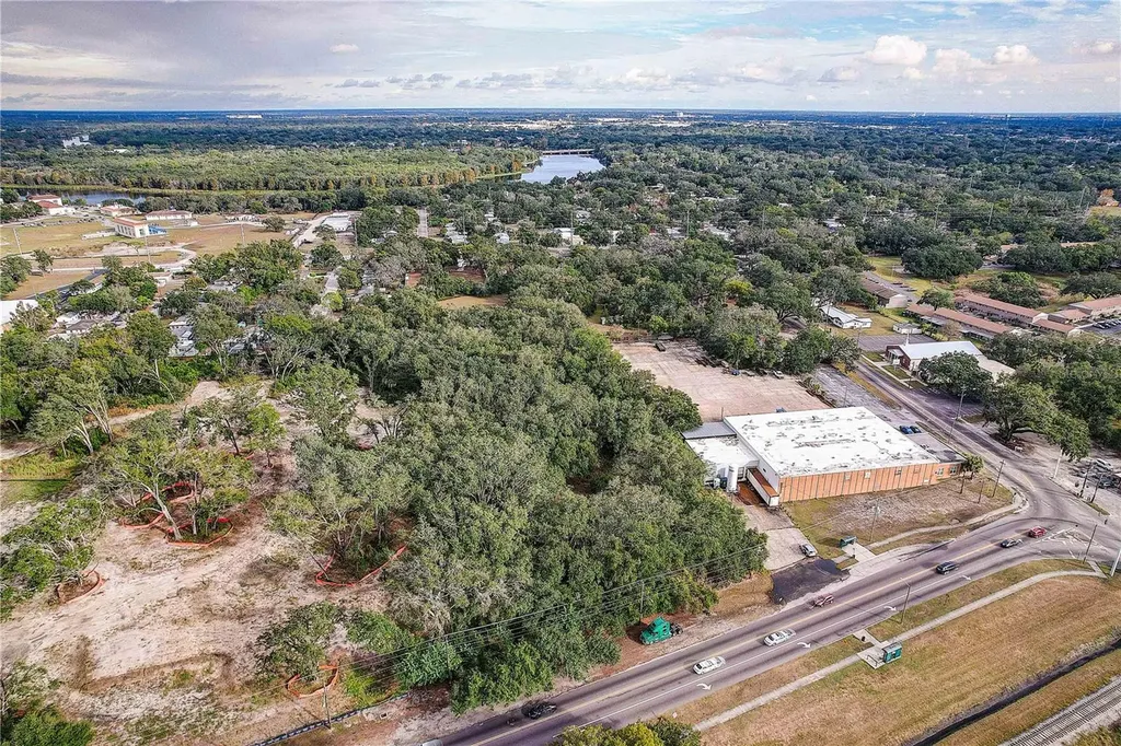 6905 & 6907 Rowlett Park Drive Tampa FL 33610