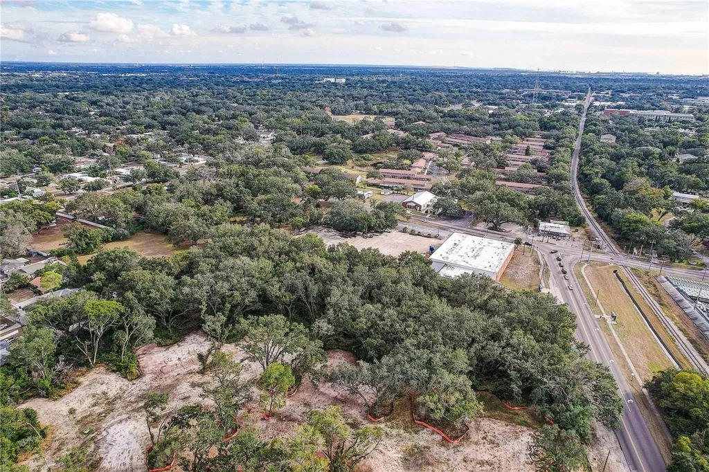 6905 & 6907 Rowlett Park Drive Tampa FL 33610