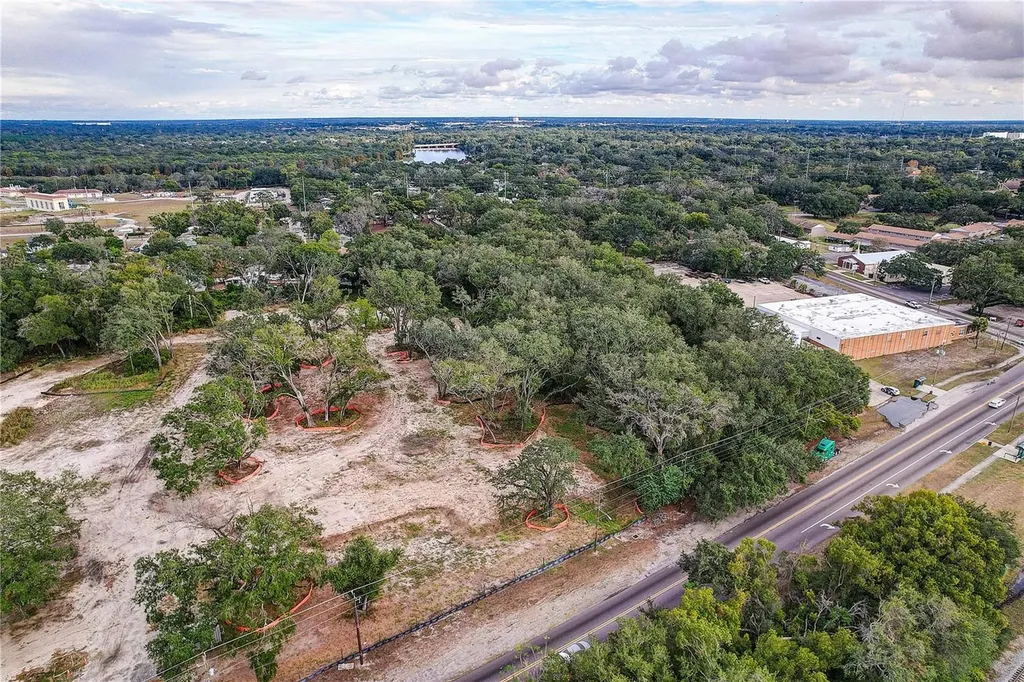 6905 & 6907 Rowlett Park Drive Tampa FL 33610