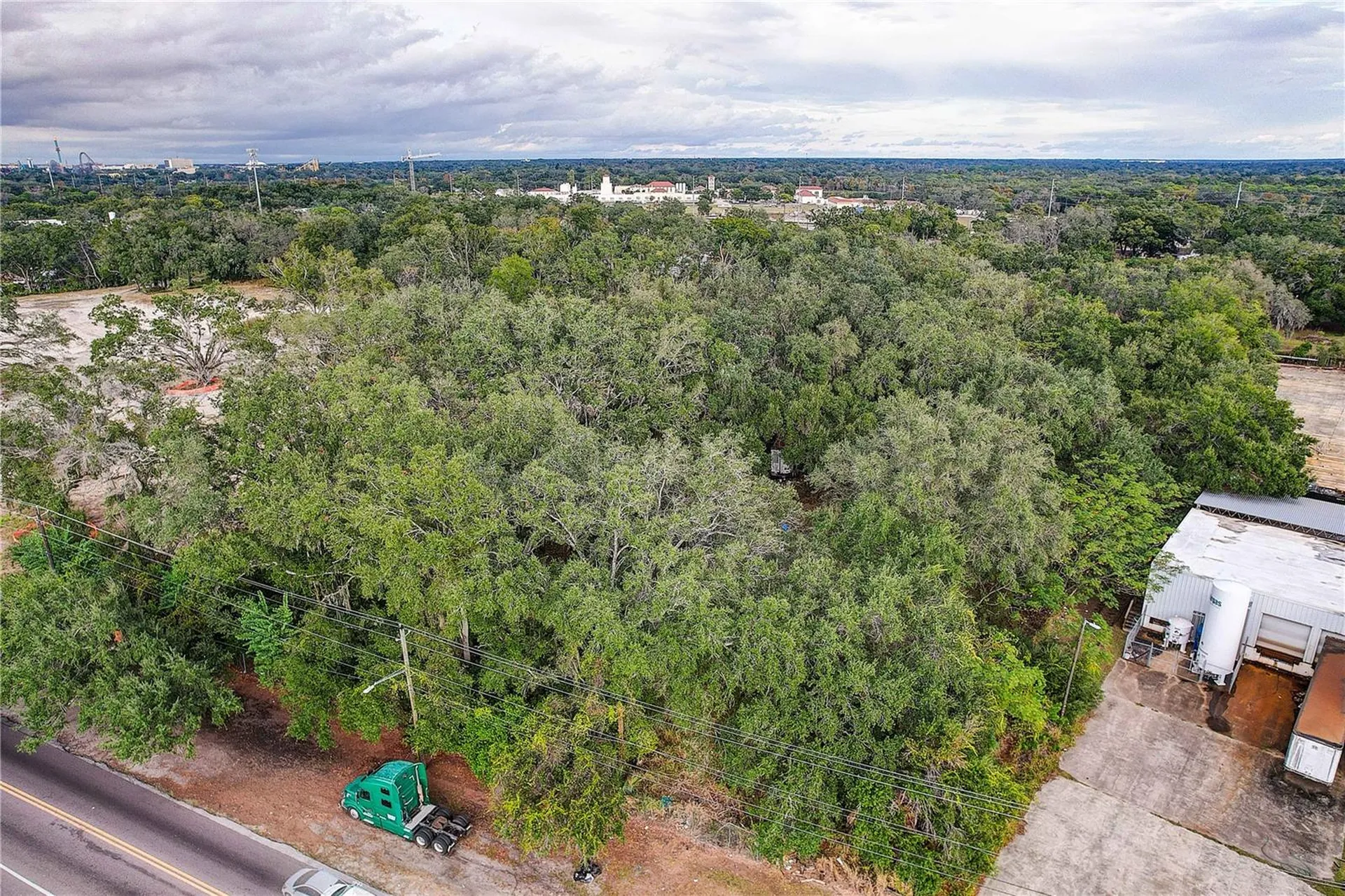 6905 & 6907 Rowlett Park Drive Tampa FL 33610