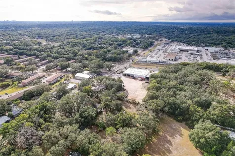 6905 & 6907 Rowlett Park Drive Tampa FL 33610
