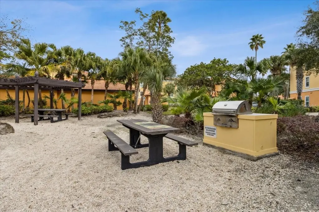 5479 Vineland Road Orlando FL 32811