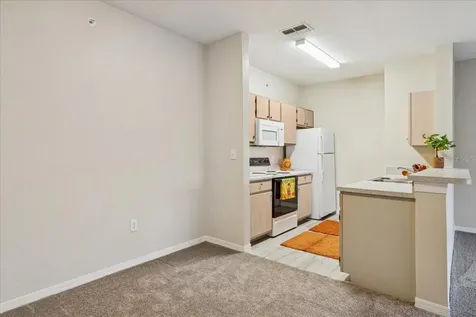 5479 Vineland Road Orlando FL 32811