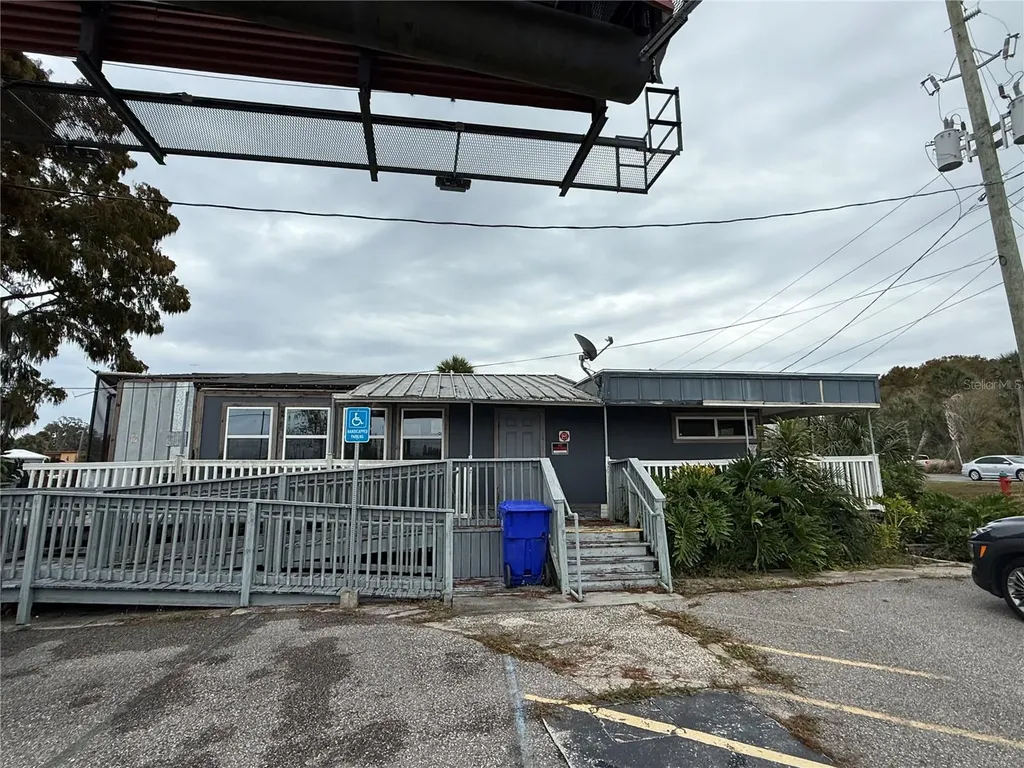 1050 W Burleigh Boulevard Tavares FL 32778