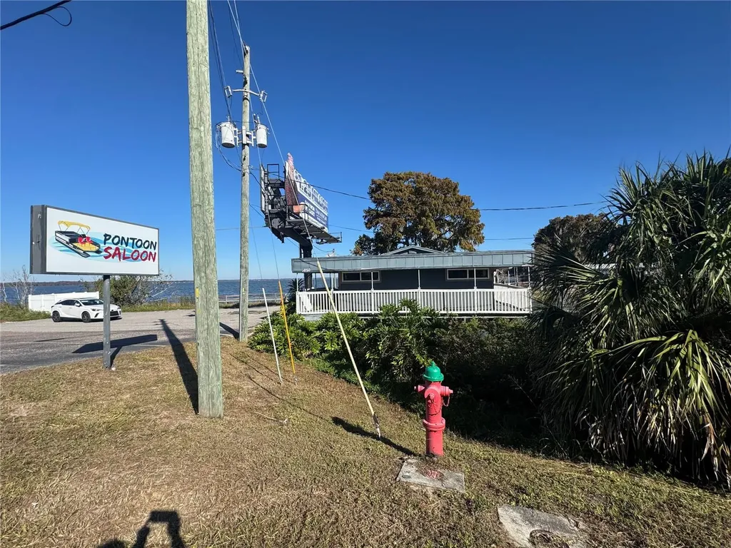 1050 W Burleigh Boulevard Tavares FL 32778