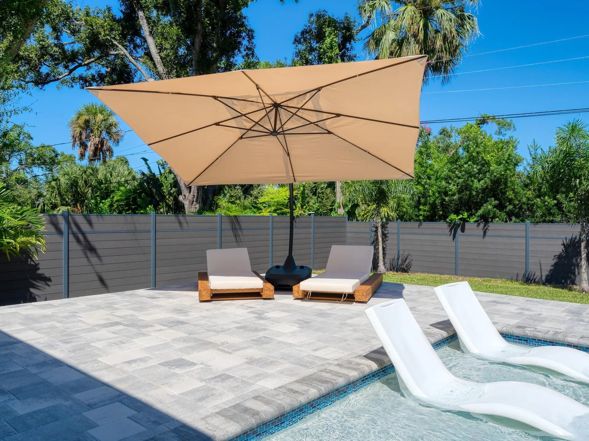 2467 Hyde Park Street Sarasota FL 34239