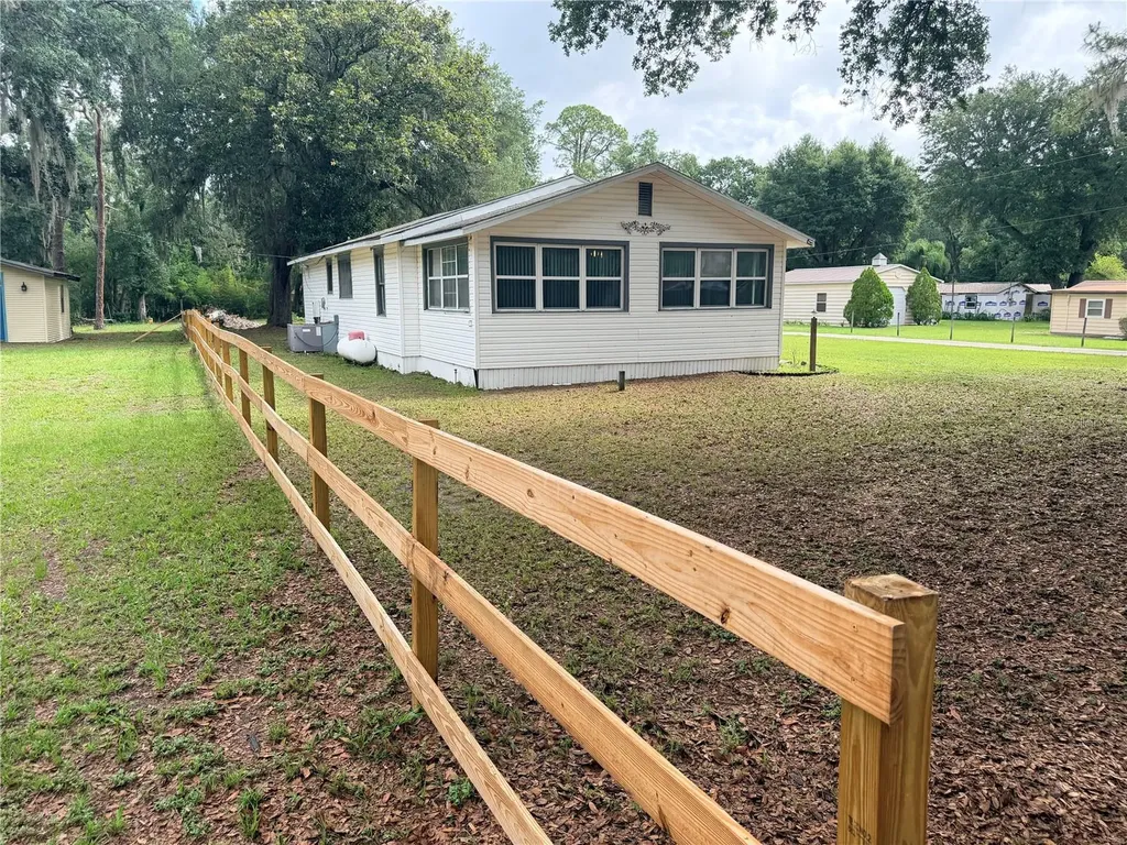 725 W Socrum Loop Road Lakeland FL 33809