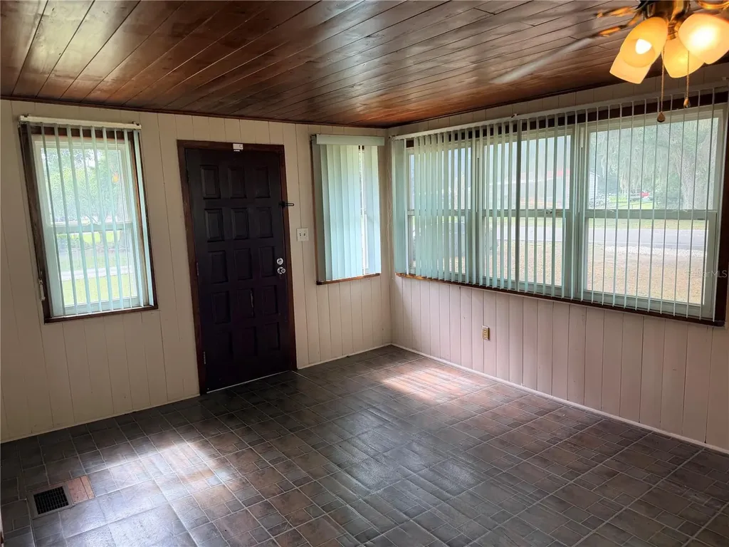 725 W Socrum Loop Road Lakeland FL 33809