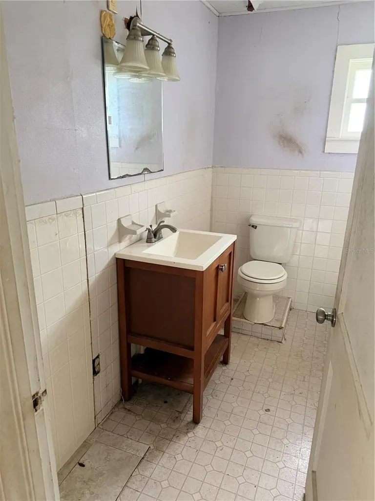 725 W Socrum Loop Road Lakeland FL 33809