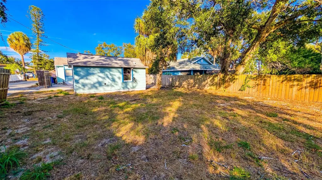 860 16th Avenue S St Petersburg FL 33701