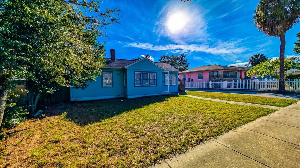 860 16th Avenue S St Petersburg FL 33701