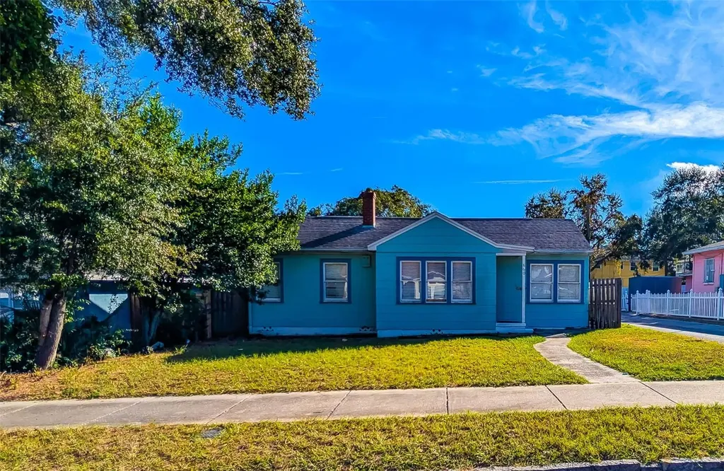 860 16th Avenue S St Petersburg FL 33701