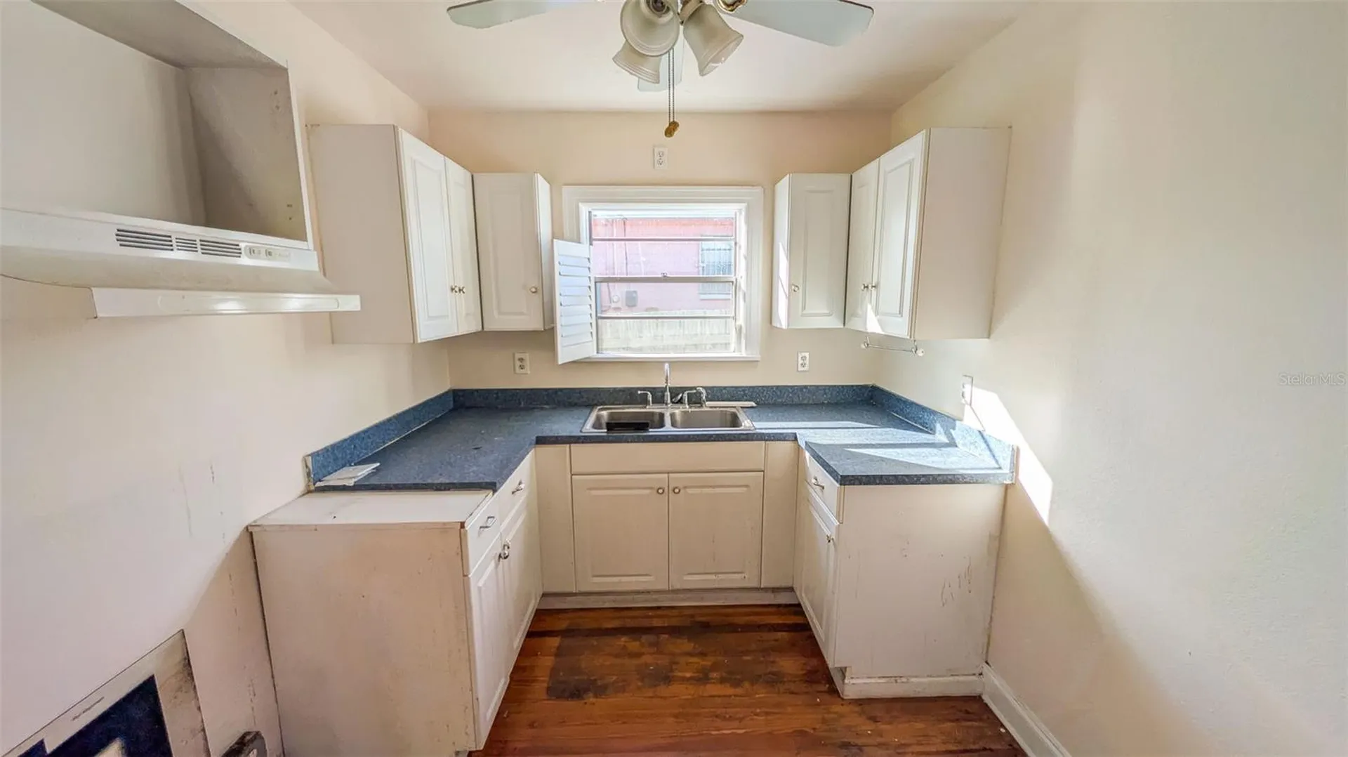860 16th Avenue S St Petersburg FL 33701