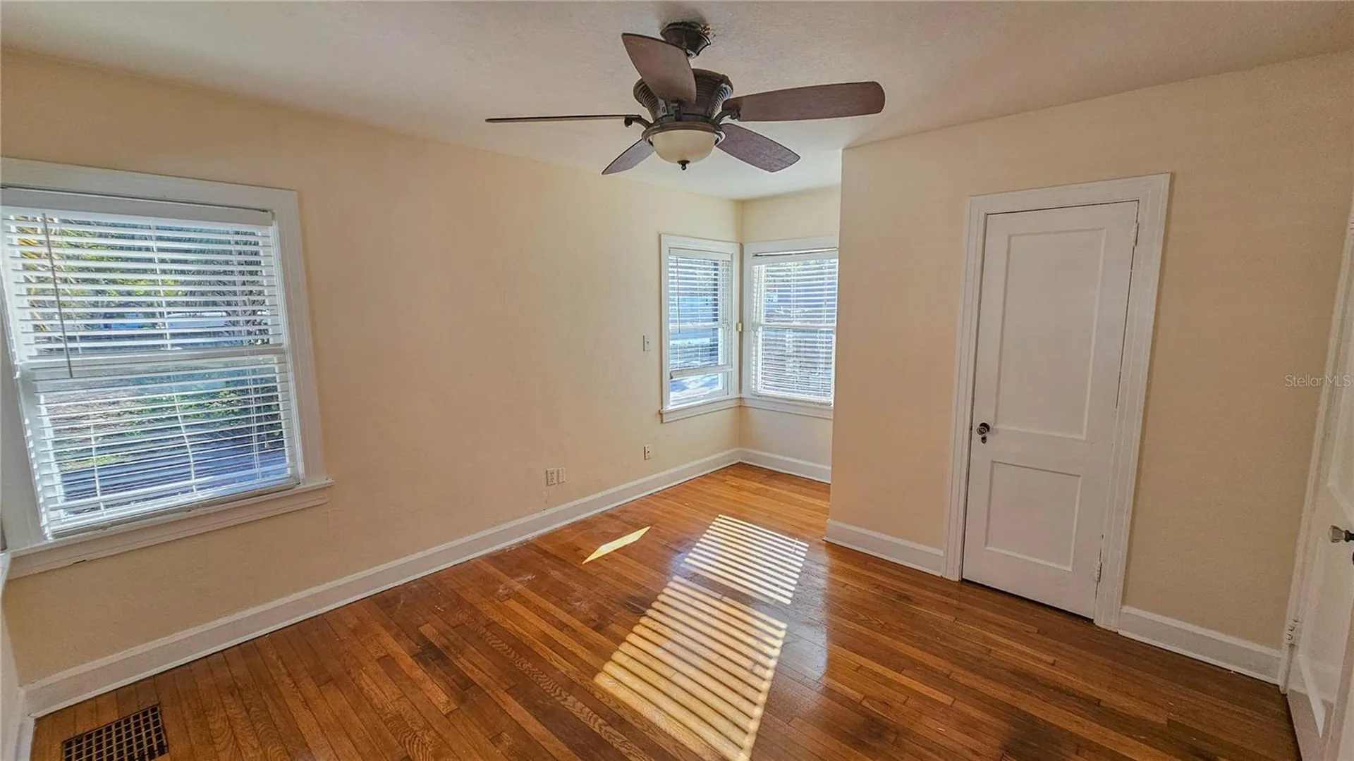 860 16th Avenue S St Petersburg FL 33701