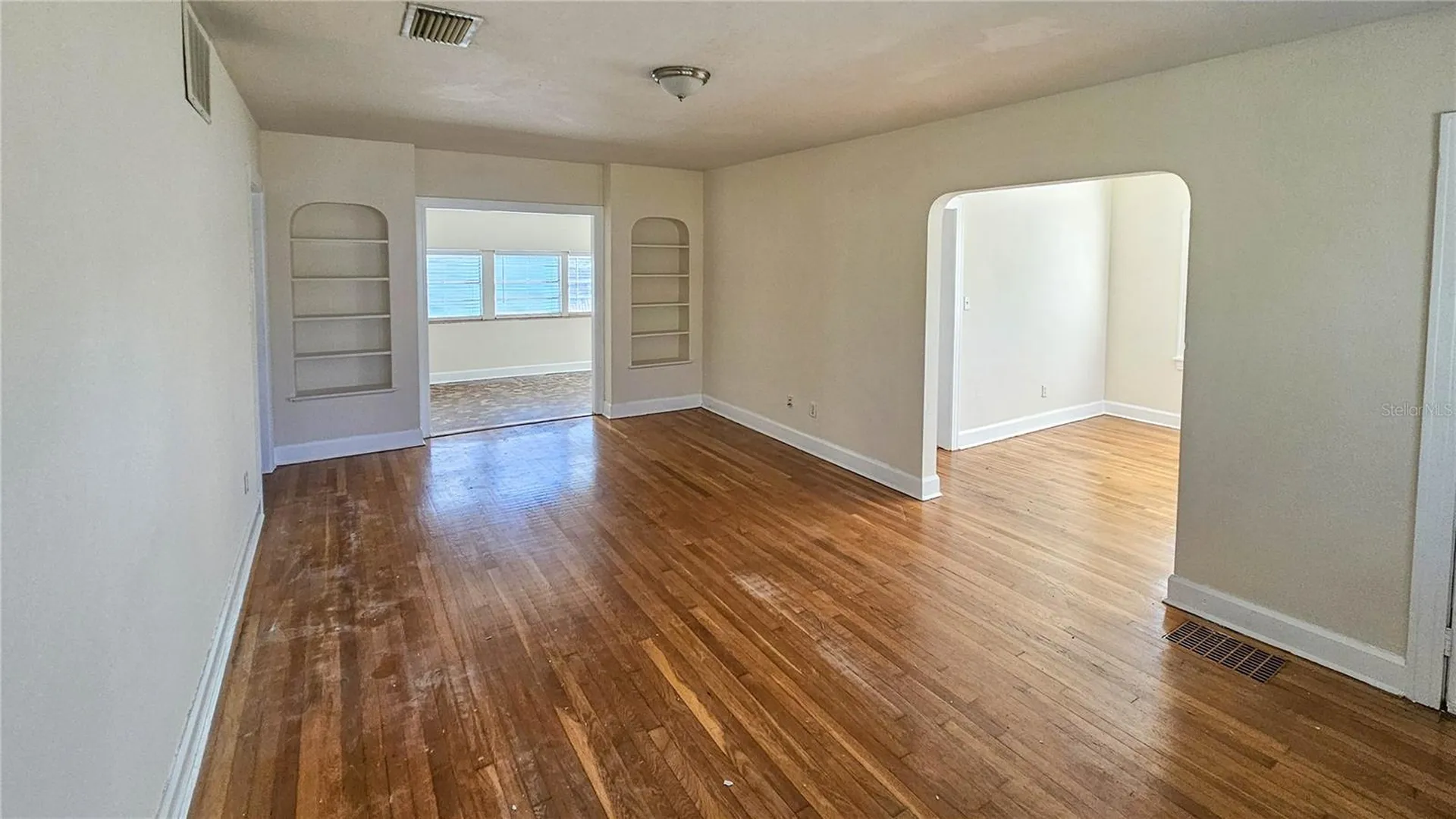 860 16th Avenue S St Petersburg FL 33701