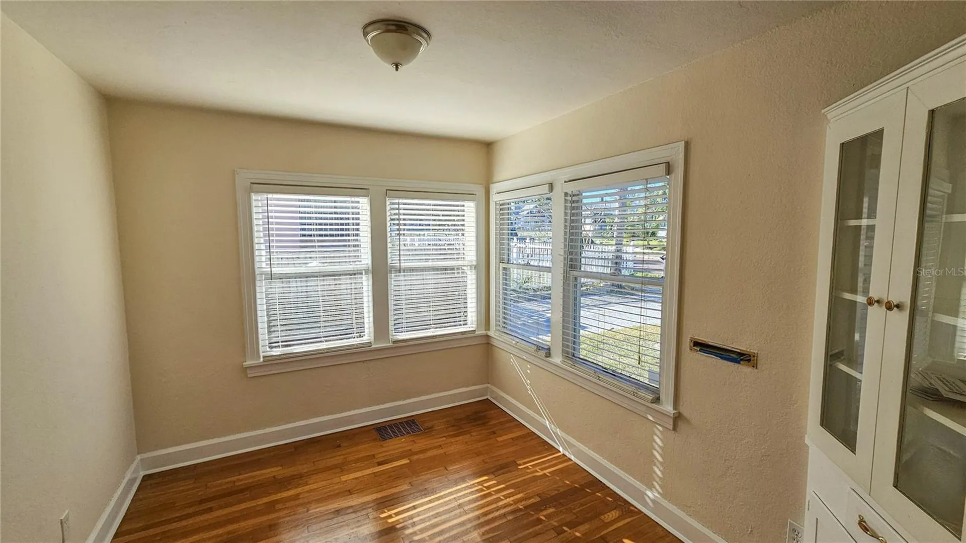 860 16th Avenue S St Petersburg FL 33701