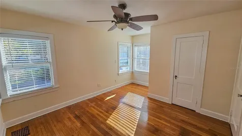 860 16th Avenue S St Petersburg FL 33701
