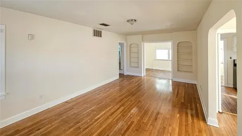 860 16th Avenue S St Petersburg FL 33701